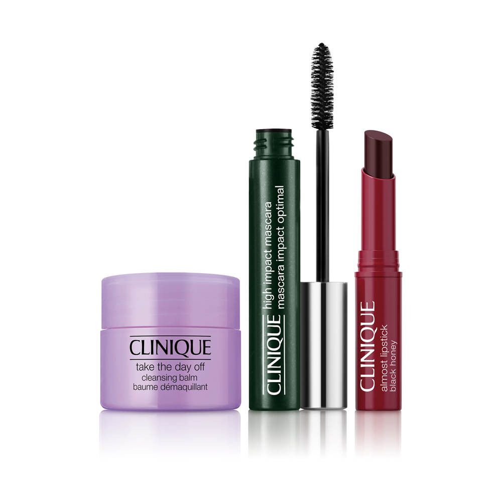 Clinique Make-up-Set: Reinigungsbalsam, High Impact Mascara und Almost Lipstick in dunklem Rot.