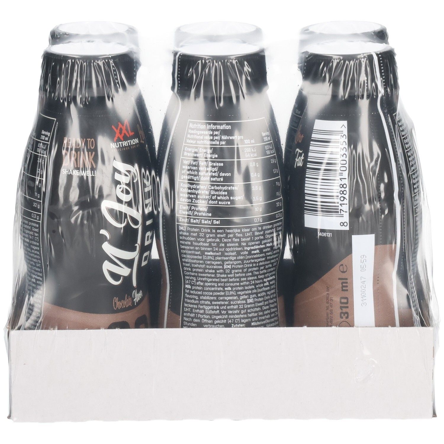 Drei Flaschen N'Joy Drink in Folie verpackt. Schwarze Flaschen mit weißer Schrift. Auf Kartonbasis.