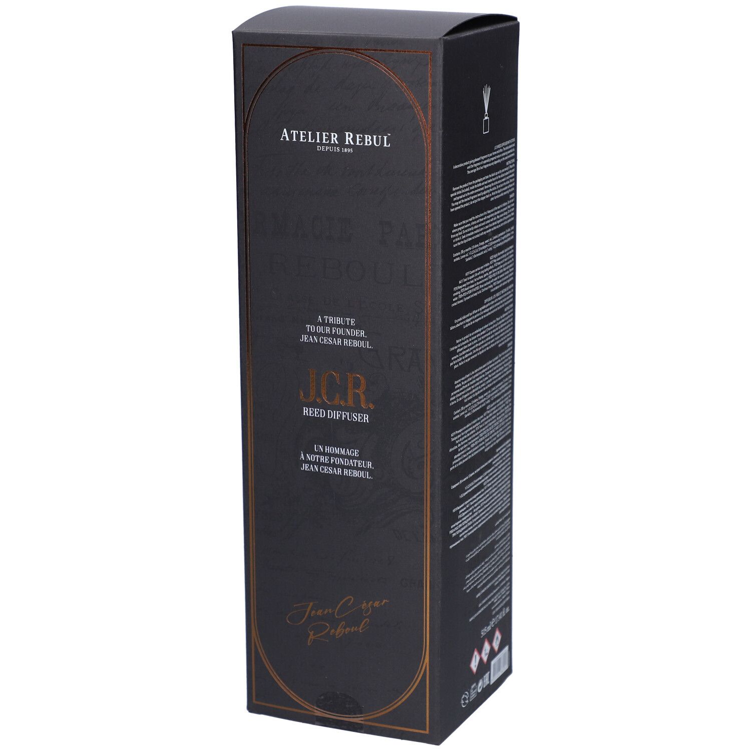 Schwarze Verpackung mit goldfarbenem Rahmen. Text: Atelier Rebul, J.C.R. Reed Diffuser. Unterschrift: Jean Cesar Rebul.