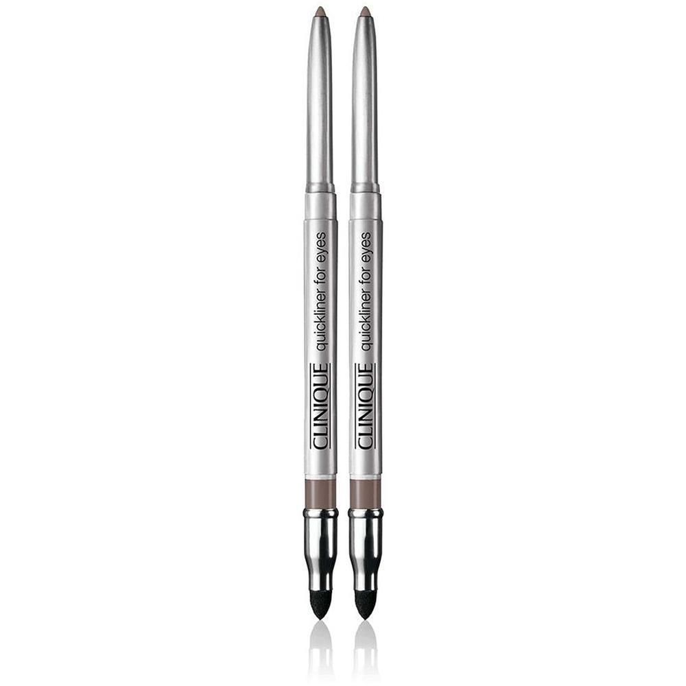 Zwei silberfarbene Augenstifte. Aufschrift: CLINIQUE quickliner for eyes. Schwarze Spitze, braune Mine.
