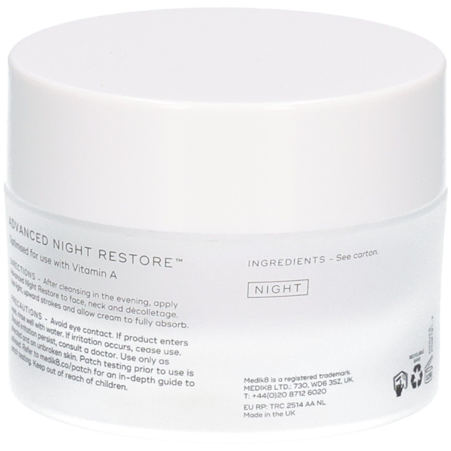 Rückseite der Medik8 Advanced Night Restore Dose mit Anwendungshinweisen und Inhaltsstoffen.