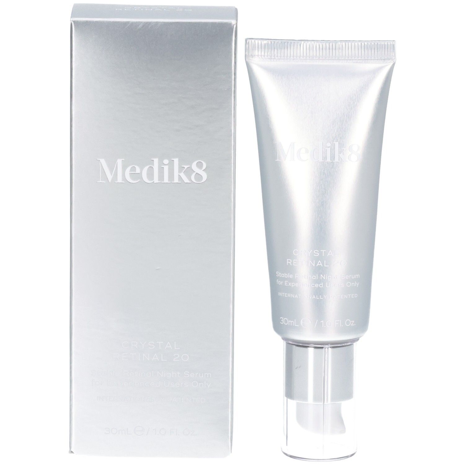 Medik8 Crystal Retinal 20 Siero Notte Tube und silberne Verpackungsbox.