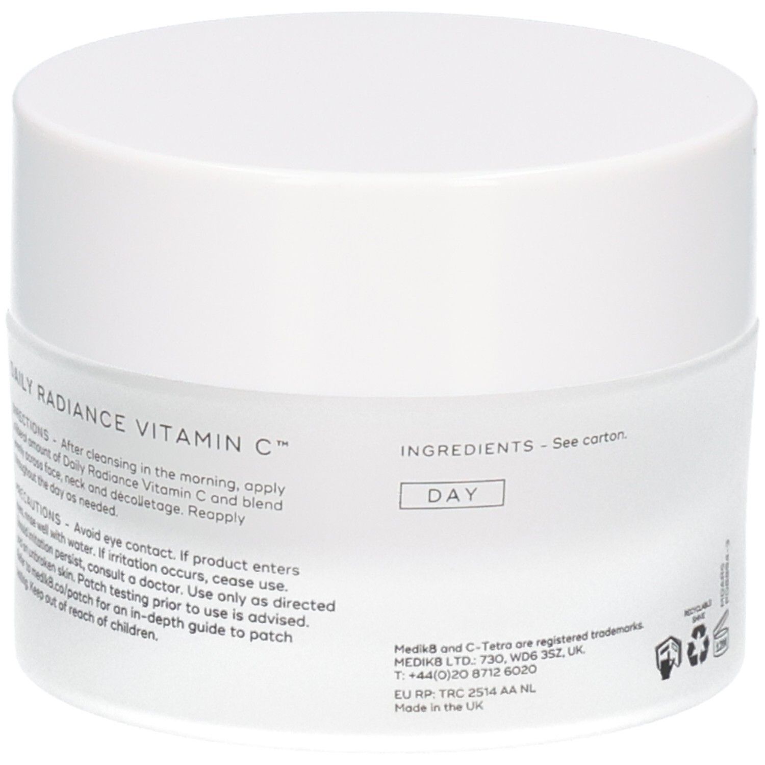Rückseite des Medik8 C-Tetra Cream SPF 30 Tiegels mit Anwendungshinweisen.