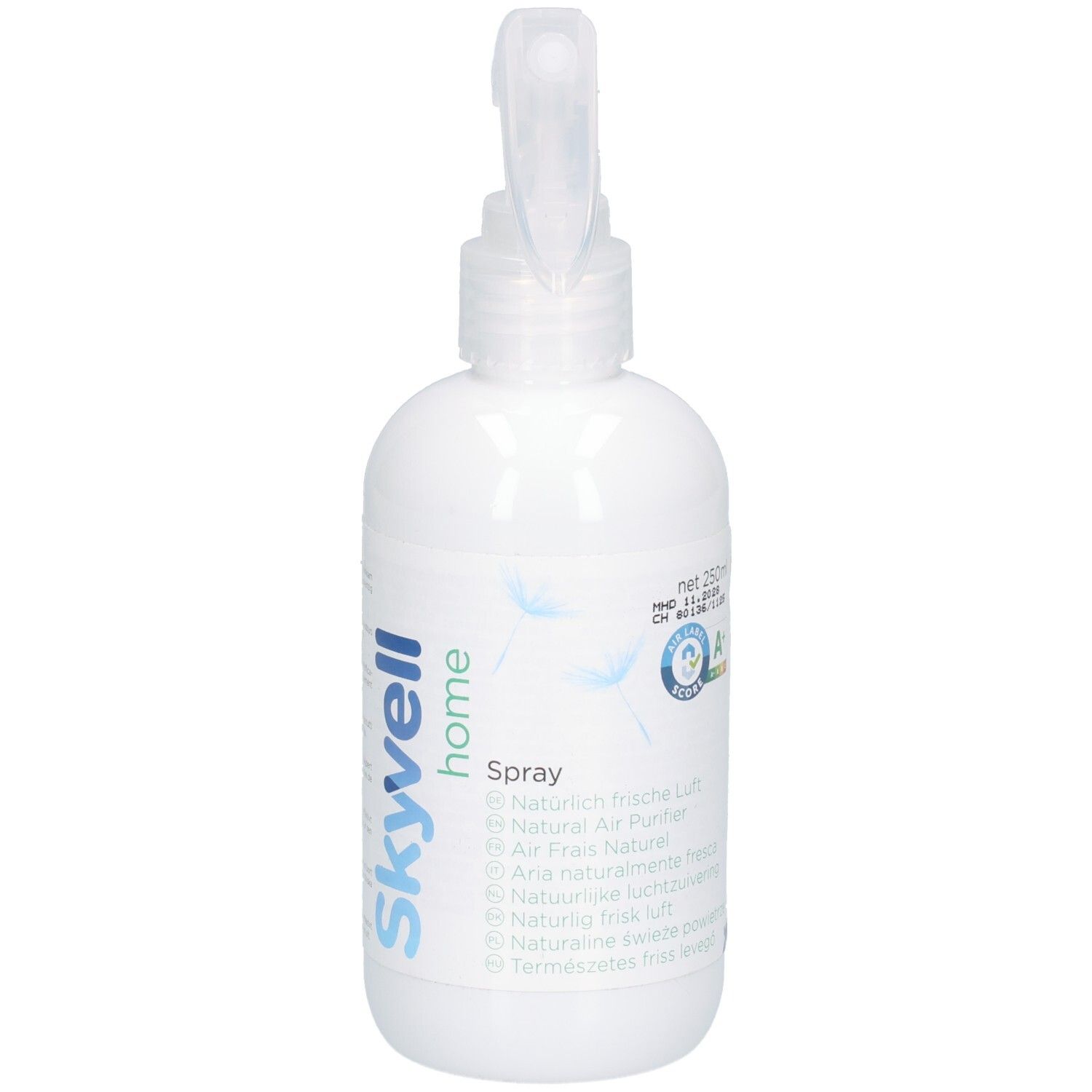 Weiße Sprühflasche mit blauem Skyvell home-Logo. Text: Spray, natürlich frische Luft. Transparenter Sprühkopf.