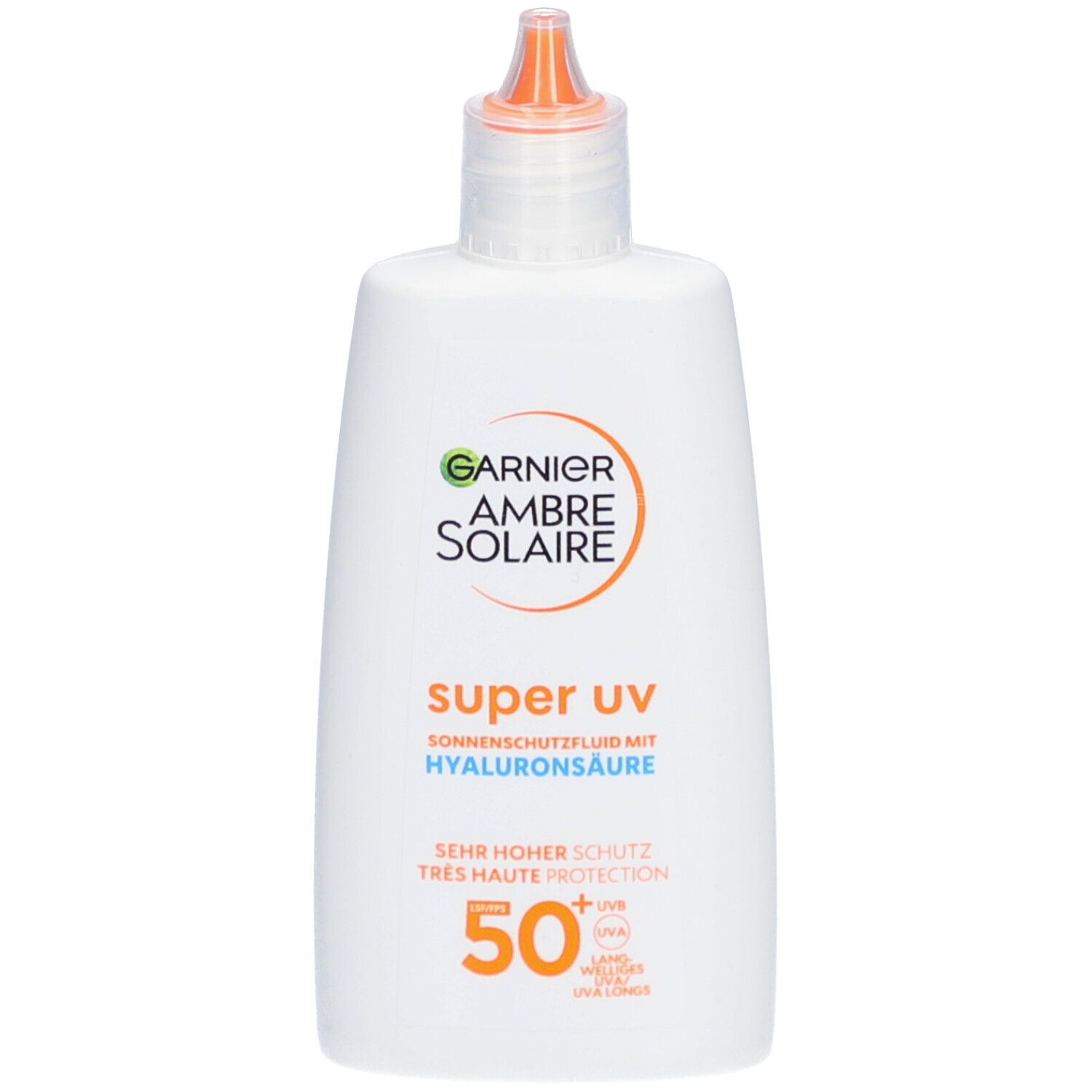 Weißes Garnier Ambre Solaire Sonnenschutz-Fluid mit orangefarbenem Verschluss. Text: Super UV, 50+ SPF.