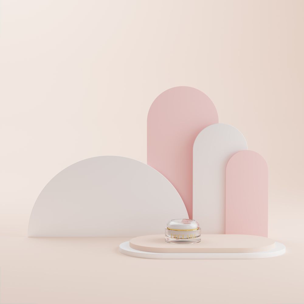 Produkt auf ovalem Podest. Hintergrund mit rosa und weißen Bögen. Rosa und weißer Hintergrund.