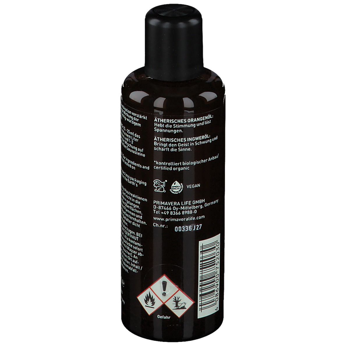 Rückseite der braunen Flasche. Text: Ätherisches Orangenöl, Vegan, PRIMAVERA LIFE GmbH, Barcode, Gefahrensymbole.
