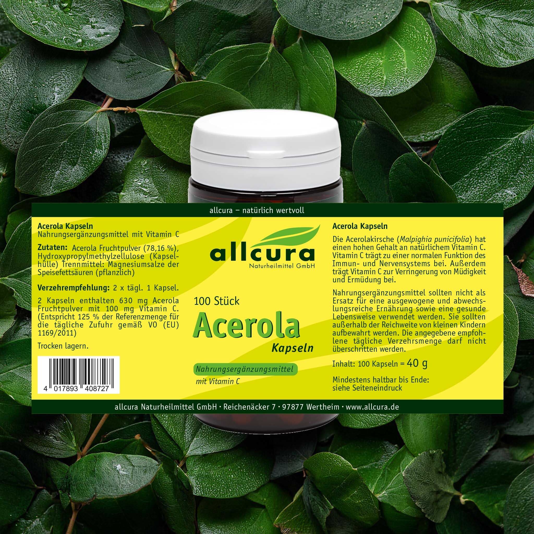 Etikett mit Text auf grünem Hintergrund. allcura Acerola Kapseln, 100 Stück. Zutaten, Verzehrempfehlung.