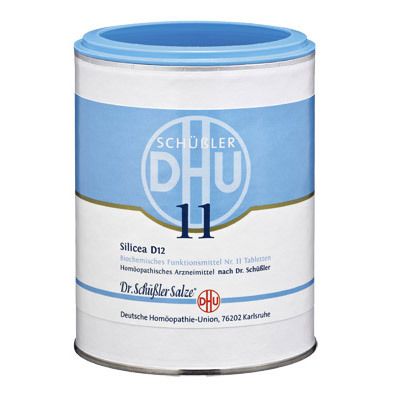 Zylindrische Dose mit blauem Deckel und blau-weißem Etikett. Aufschrift: DHU 11, Silicea D12, Dr. Schüßler Salze.
