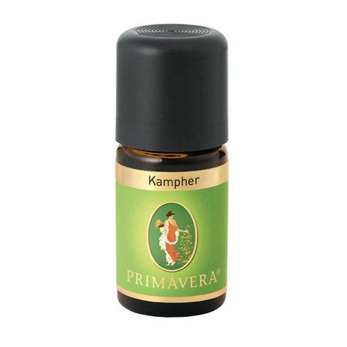 Braune Glasflasche mit schwarzem Deckel. Grün-goldenes Etikett mit Produktname Kampher und PRIMAVERA Logo.