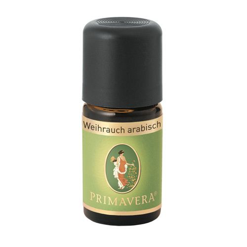 Braune Glasflasche mit schwarzem Deckel. Etikett mit "Weihrauch arabisch" und PRIMAVERA Logo. Grün-goldenes Design.
