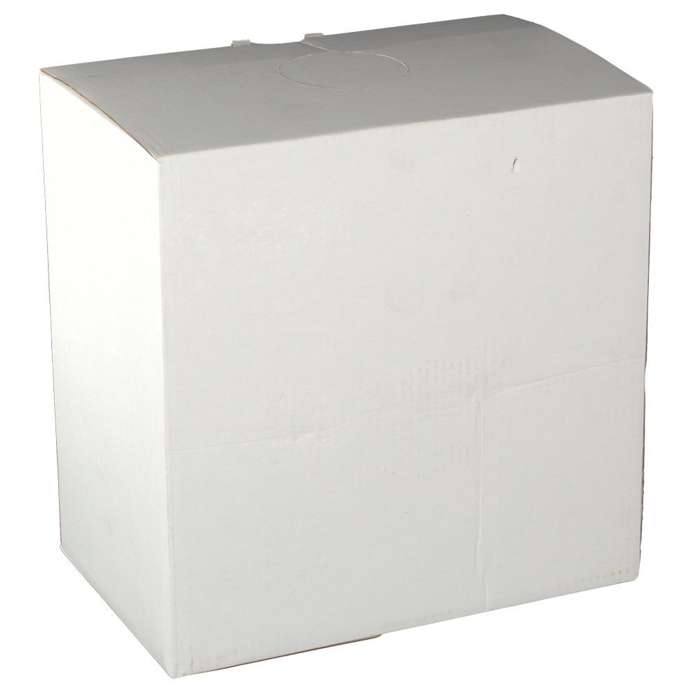 Weißer Karton, leicht schräg gestellt. Deckel geschlossen.