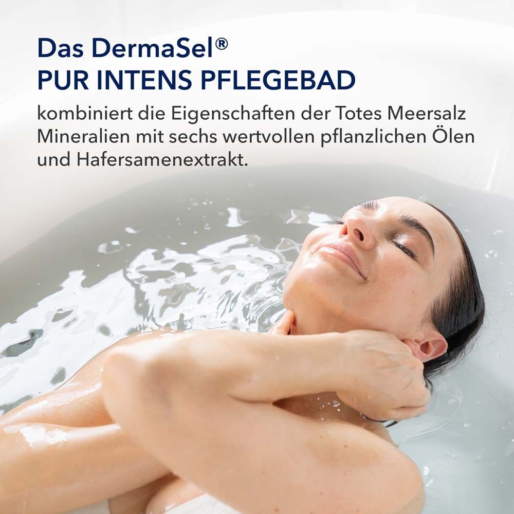 Frau im Bad. DermaSel® PUR INTENS PFLEGEBAD. Wasser, Frau, entspannt. Produktname und Text sichtbar.