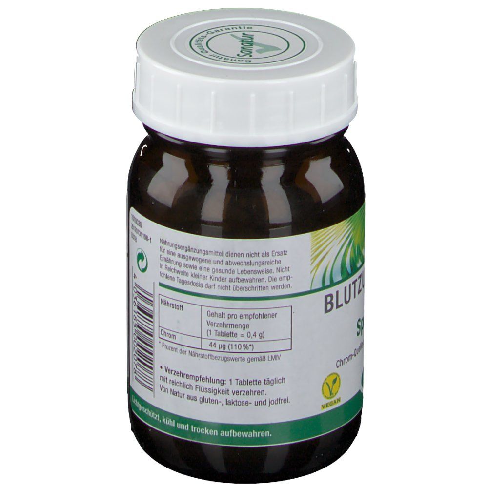 Braune Glasflasche mit weißem Deckel. Aufschrift: Blutzuckerspiegel, SpiruChrom, Sanatur. Vegan-Siegel. Dosierungshinweis.