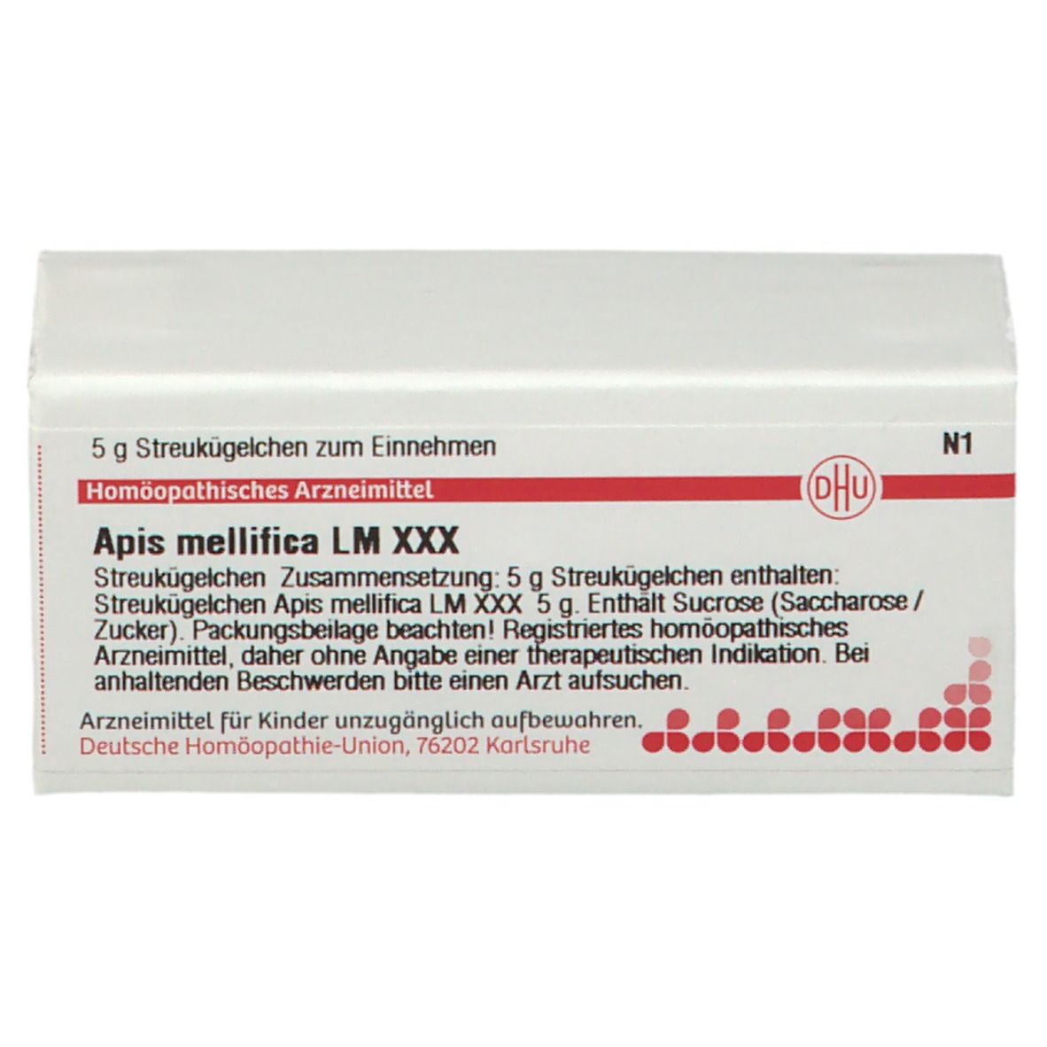 Weiße Schachtel mit roter Schrift. Aufschrift: DHU, Apis mellifica LM XXX. Homöopathisches Arzneimittel. Enthält Streukügelchen.