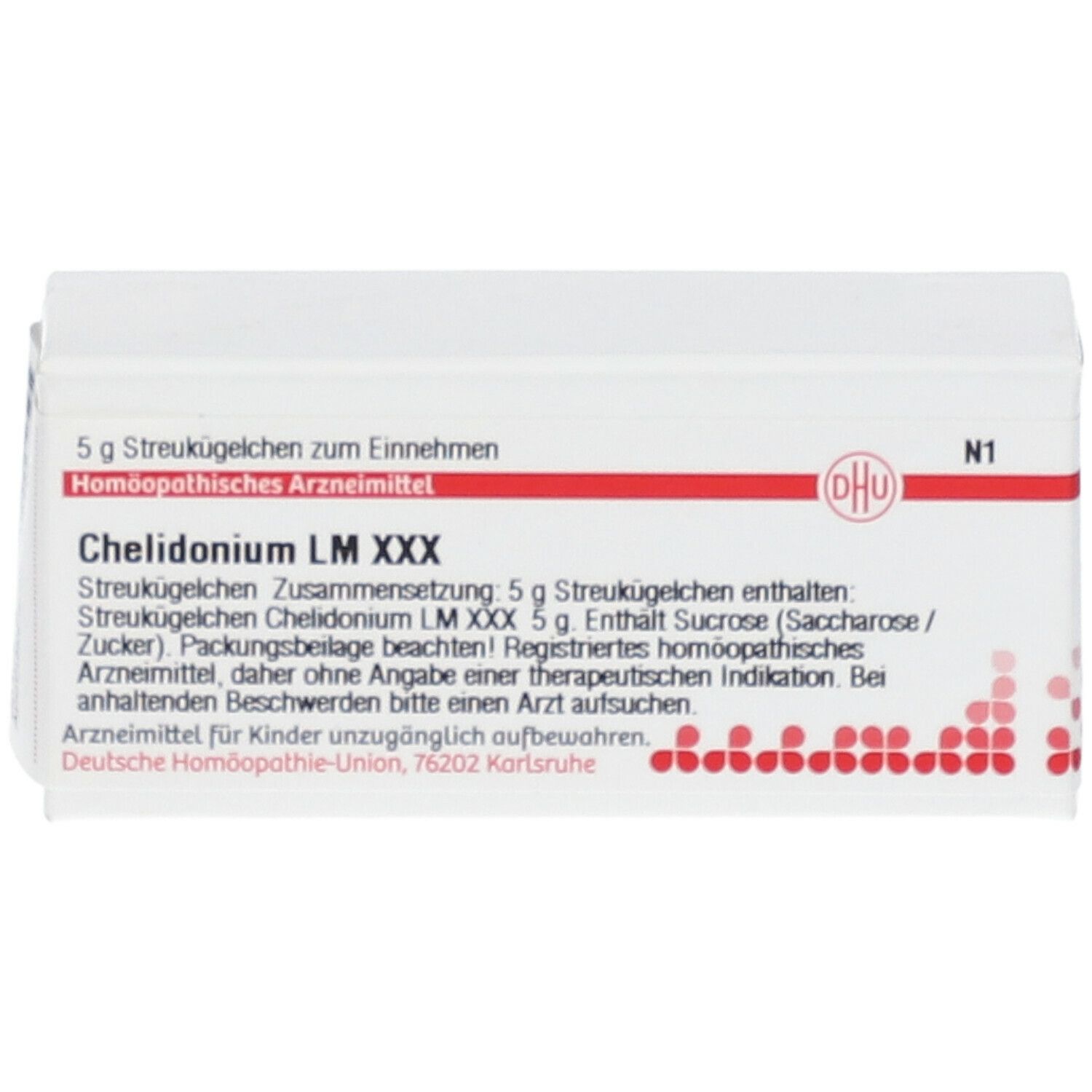 Weiße Schachtel mit roter Schrift und DHU-Logo. Text: Chelidonium LM XXX, 5 g Streukügelchen. N1.