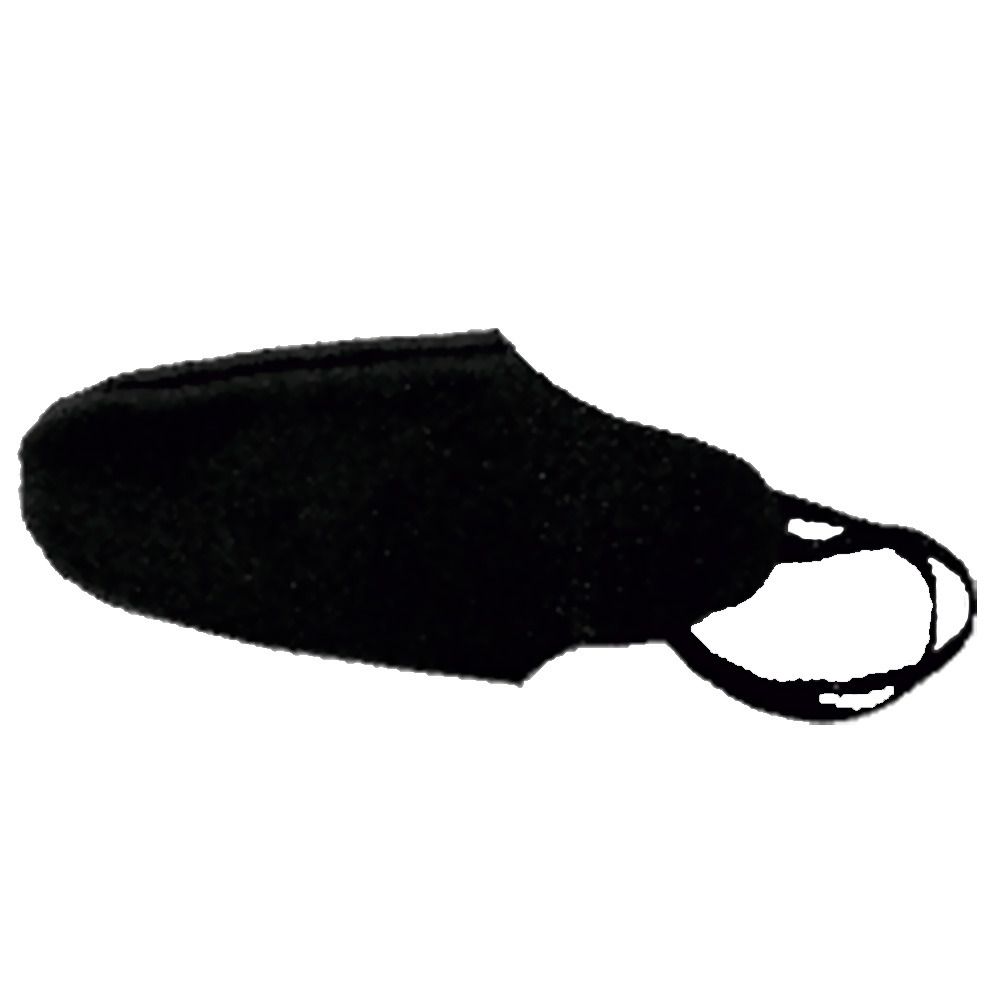 Schwarzer, texturierter Schuh mit Schlaufe. Detailansicht, isoliert auf weißem Hintergrund.