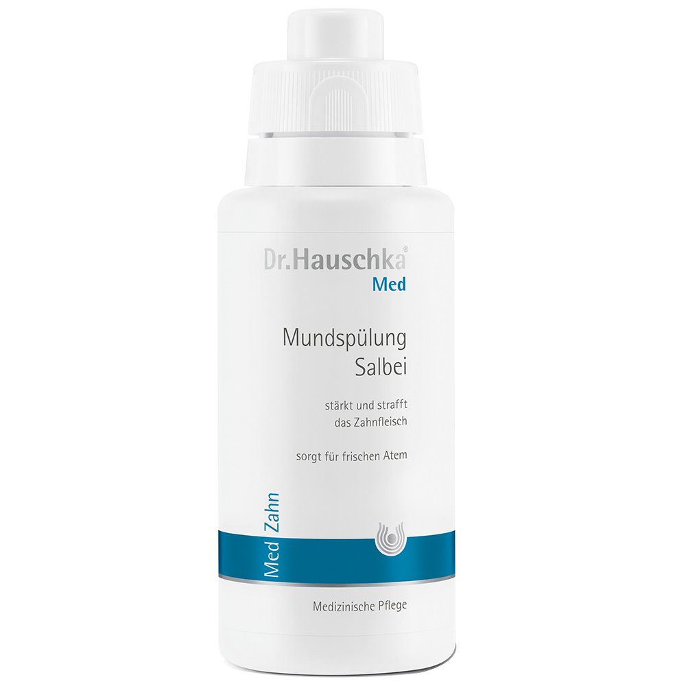 Weiße Flasche mit Schraubverschluss. Beschriftung: Dr. Hauschka Med Mundspülung Salbei. Blaue Akzente. Medizinische Pflege.