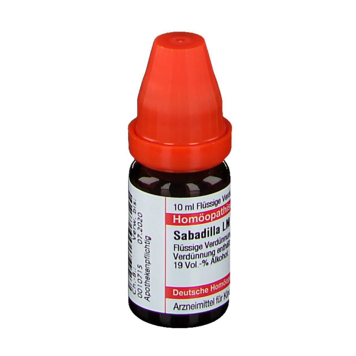 Braune Glasflasche mit rotem Verschluss. Beschriftung: Sabadilla LM XII, 10 ml Flüssige Verdünnung, 19 Vol.-% Alkohol.