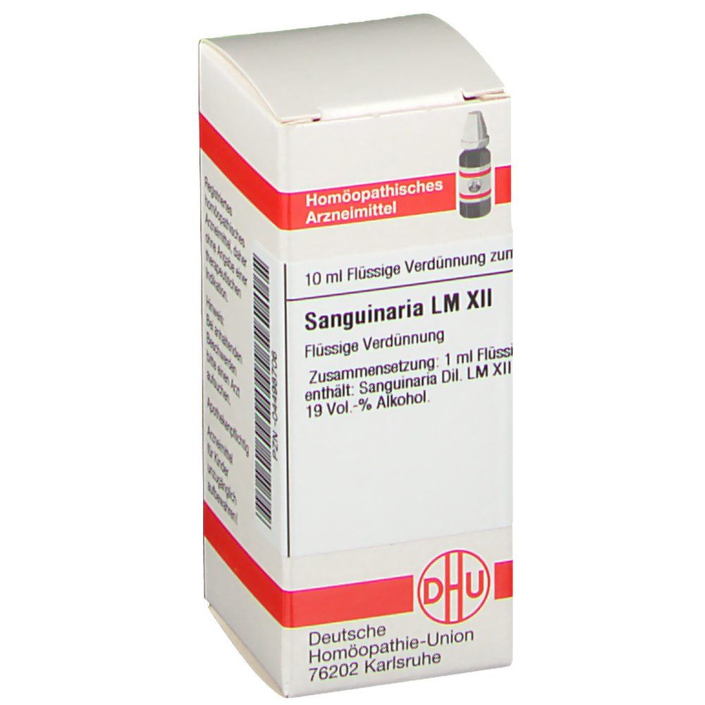 Weiße Schachtel mit roter Umrandung. Aufschrift: Sanguinaria LM XII. DHU-Logo. Enthält 10 ml Flüssige Verdünnung.