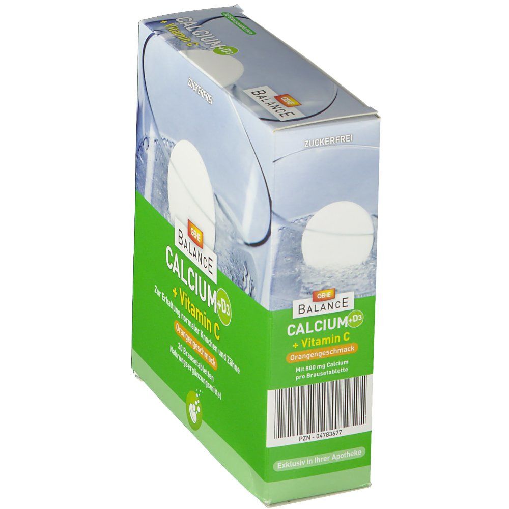 Schrägansicht der Verpackung von GEHE Balance Calcium + Vitamin C. Grün-weißes Design mit Produktnamen und Informationen. Brausetabletten.
