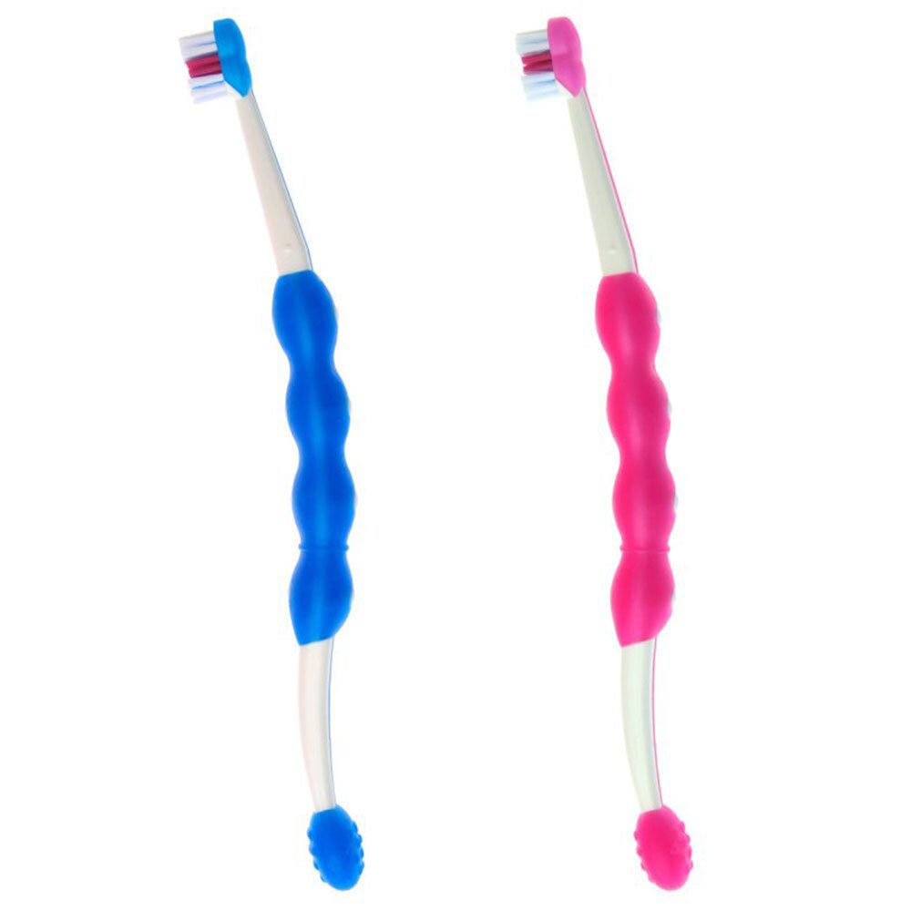 Zwei Zahnbürsten mit wellenförmigen Griffen. Eine blau, eine pink. Borsten weiß mit farbigen Akzenten.