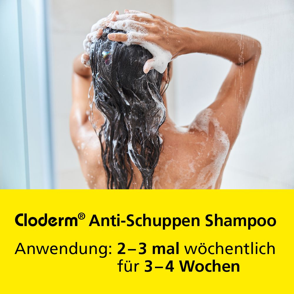 Person wäscht Haare. Gelber Hintergrund mit Text: Cloderm® Anti-Schuppen Shampoo. Anwendung: 2-3 mal wöchentlich.