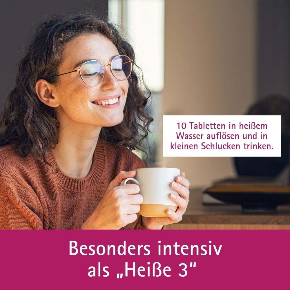 Frau trinkt aus einer Tasse. Text: 10 Tabletten in heißem Wasser auflösen und in kleinen Schlucken trinken. Besonders intensiv als „Heiße 3“.