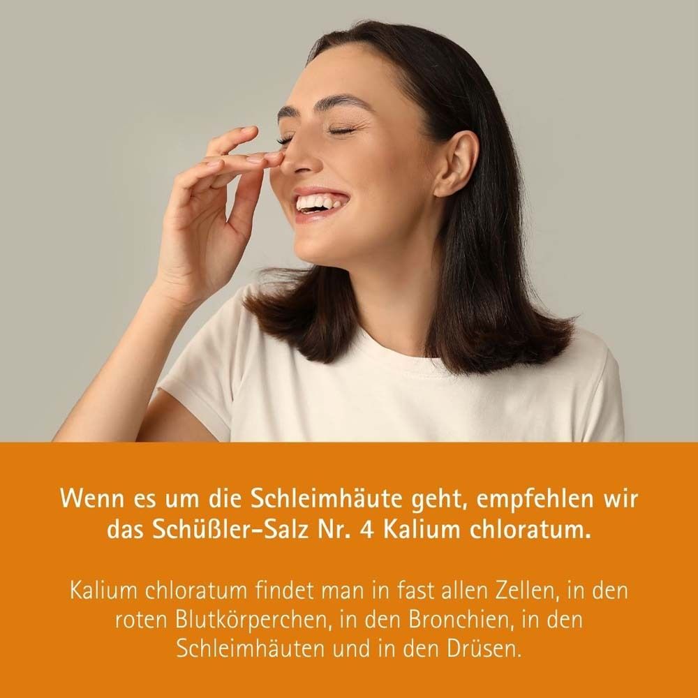 Frau berührt Nase. Text: Schüßler-Salz Nr. 4 Kalium chloratum. Kalium chloratum in Zellen, Bronchien, Schleimhäuten.