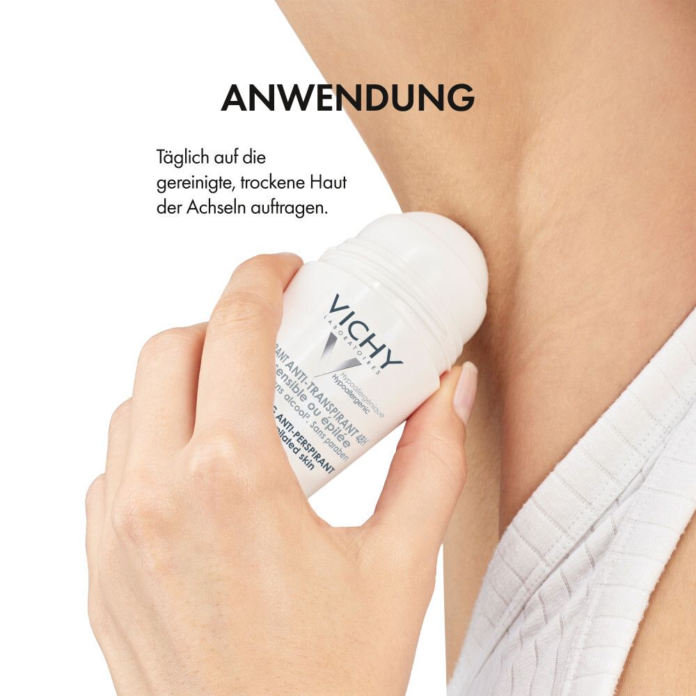 Anwendung des Roll-on-Deos. Auf gereinigte, trockene Haut auftragen. Vichy-Logo sichtbar.