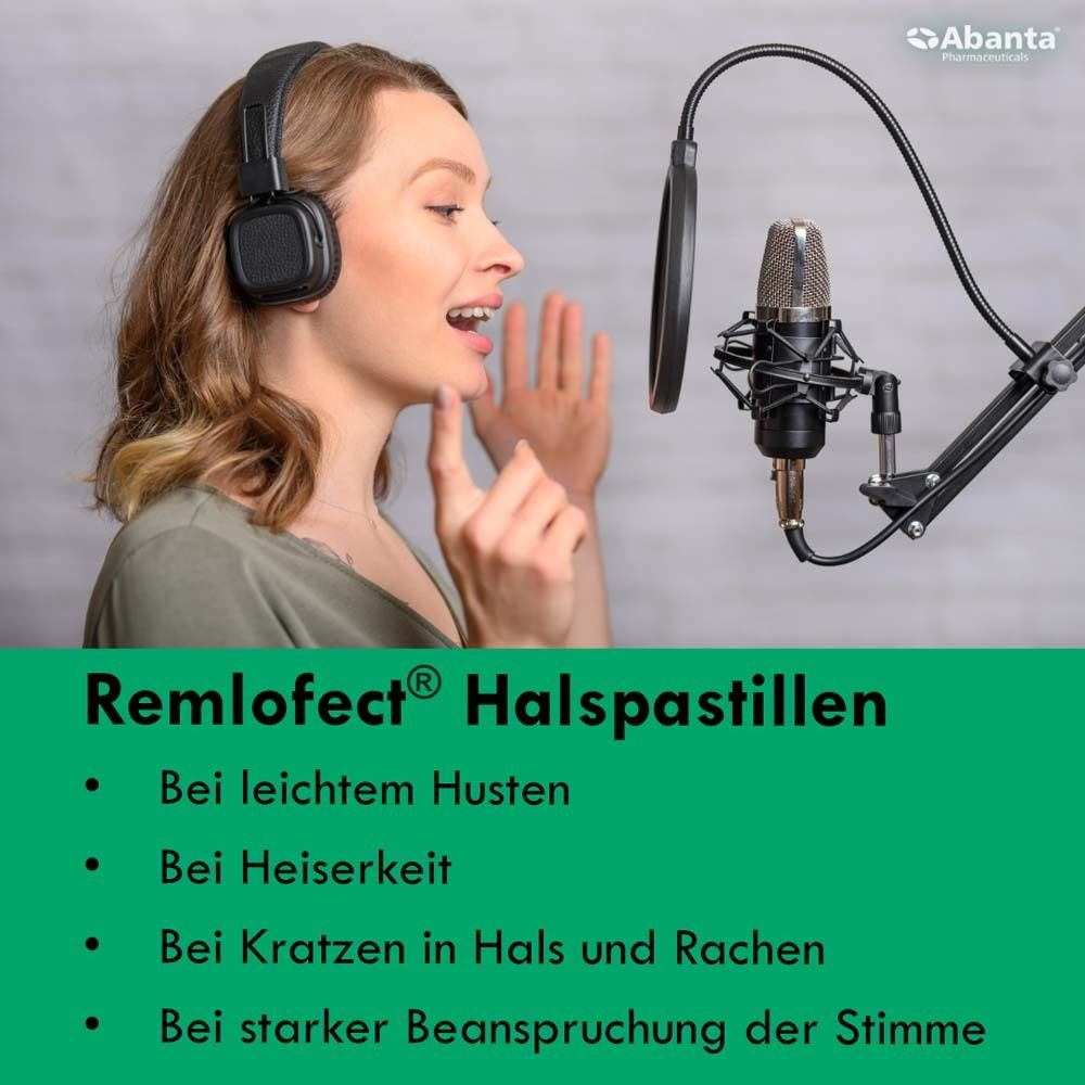 Frau mit Kopfhörern und Mikrofon. Text: REMLOFECT Halspastillen. Bei leichtem Husten, Heiserkeit, Kratzen in Hals und Rachen, starker Beanspruchung der Stimme.