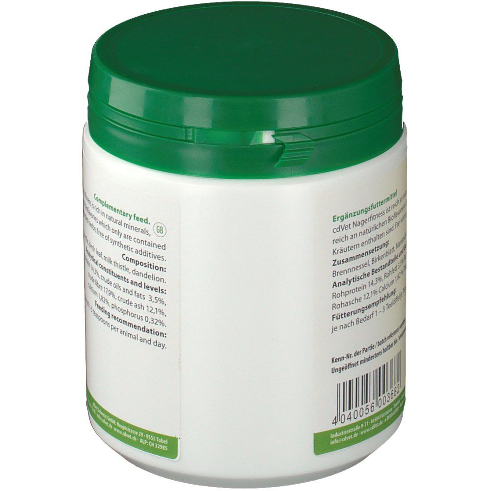 Weiße Dose mit grünem Deckel. Etikett mit Text und Barcode. Enthält Ergänzungsfutter für Nager.