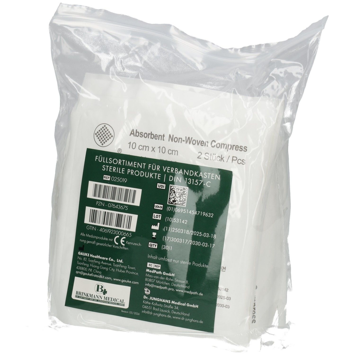 Verbandkasten Nachfüllset. Sterile Kompressen, 10x10 cm, 2 Stück. Verpackt in transparenter Folie. Aufdrucke mit Produktinformationen.