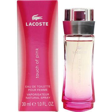 Flakon und Verpackung von LACOSTE Touch of Pink. Rosa Farbverlauf, silberner Verschluss. Text: LACOSTE, Touch of Pink, Eau de Toilette.