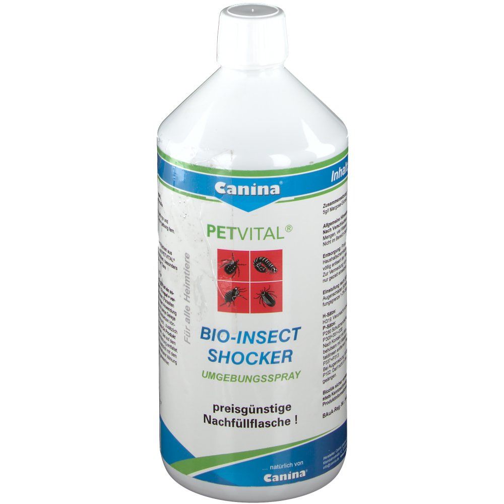 Weiße Flasche mit blau-grüner Beschriftung. Aufschrift: PETVITAL Bio-Insect-Shocker. Logo: vier Insekten. Nachfüllflasche.