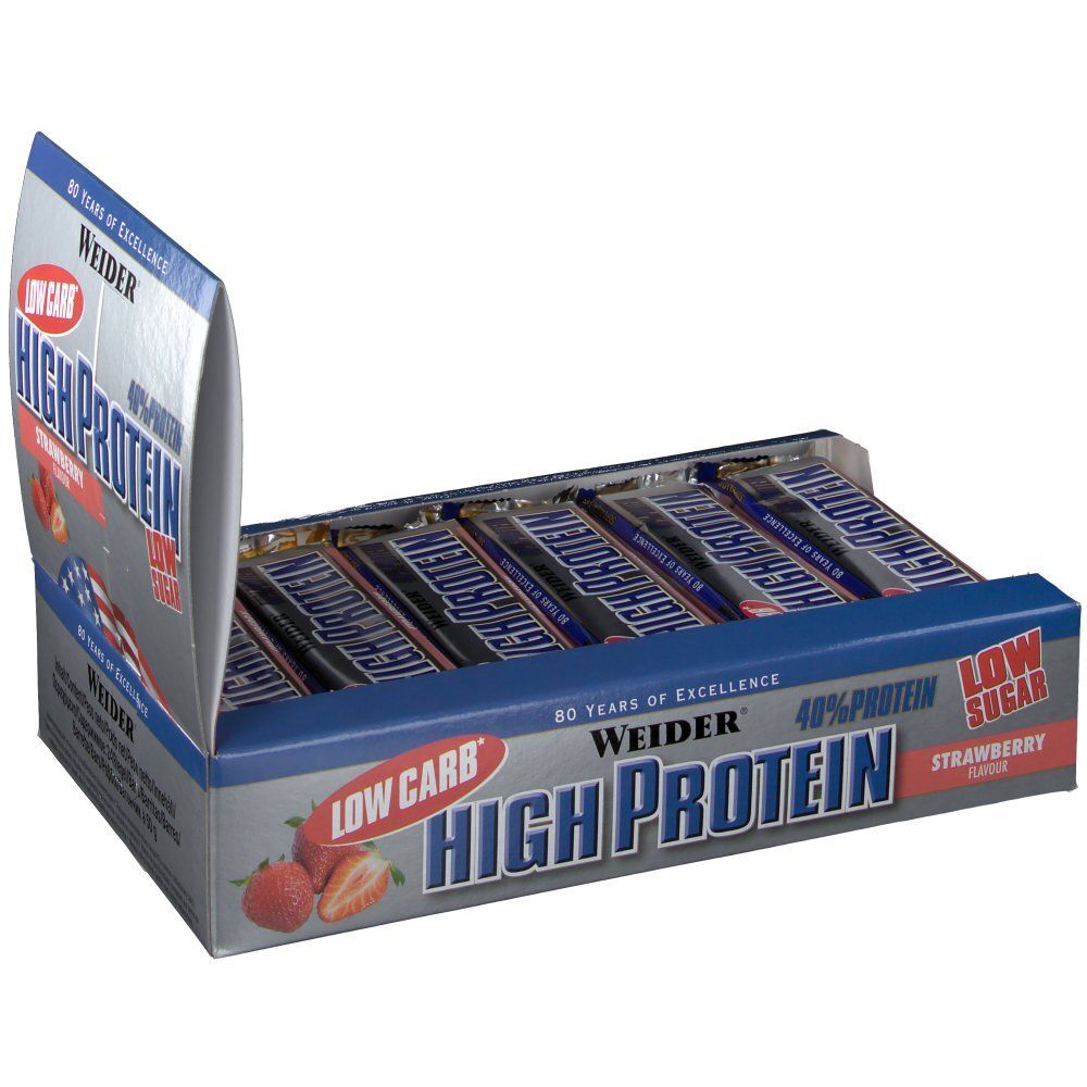 Geöffnete Schachtel mit Proteinriegeln. Aufdruck: High Protein, Erdbeergeschmack. Weider-Logo. Riegel sichtbar.