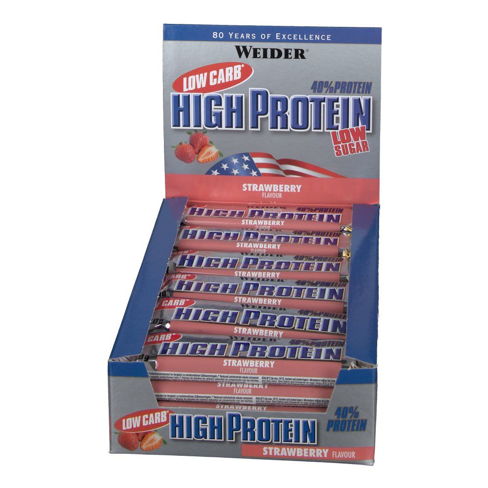 Schachtel mit Proteinriegeln. Aufdruck: High Protein, Low Carb, Erdbeergeschmack. Weider-Logo und amerikanische Flagge.