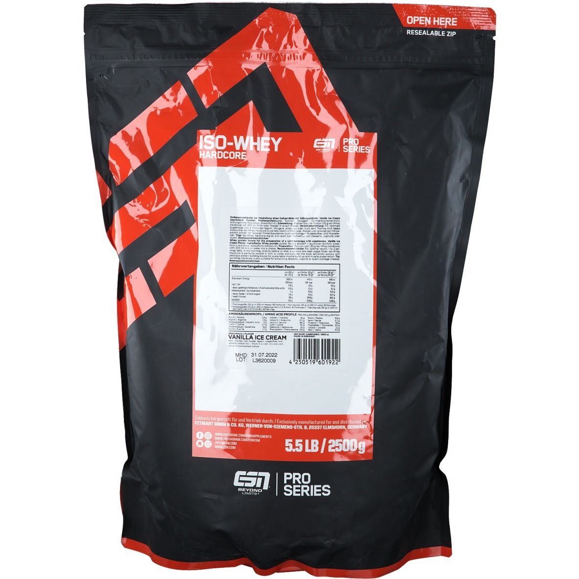 Schwarzer Beutel mit roter Grafik und Text. "ISO-WHEY Hardcore Vanilla Ice Cream" und "5.5 LB / 2500g" sind sichtbar.