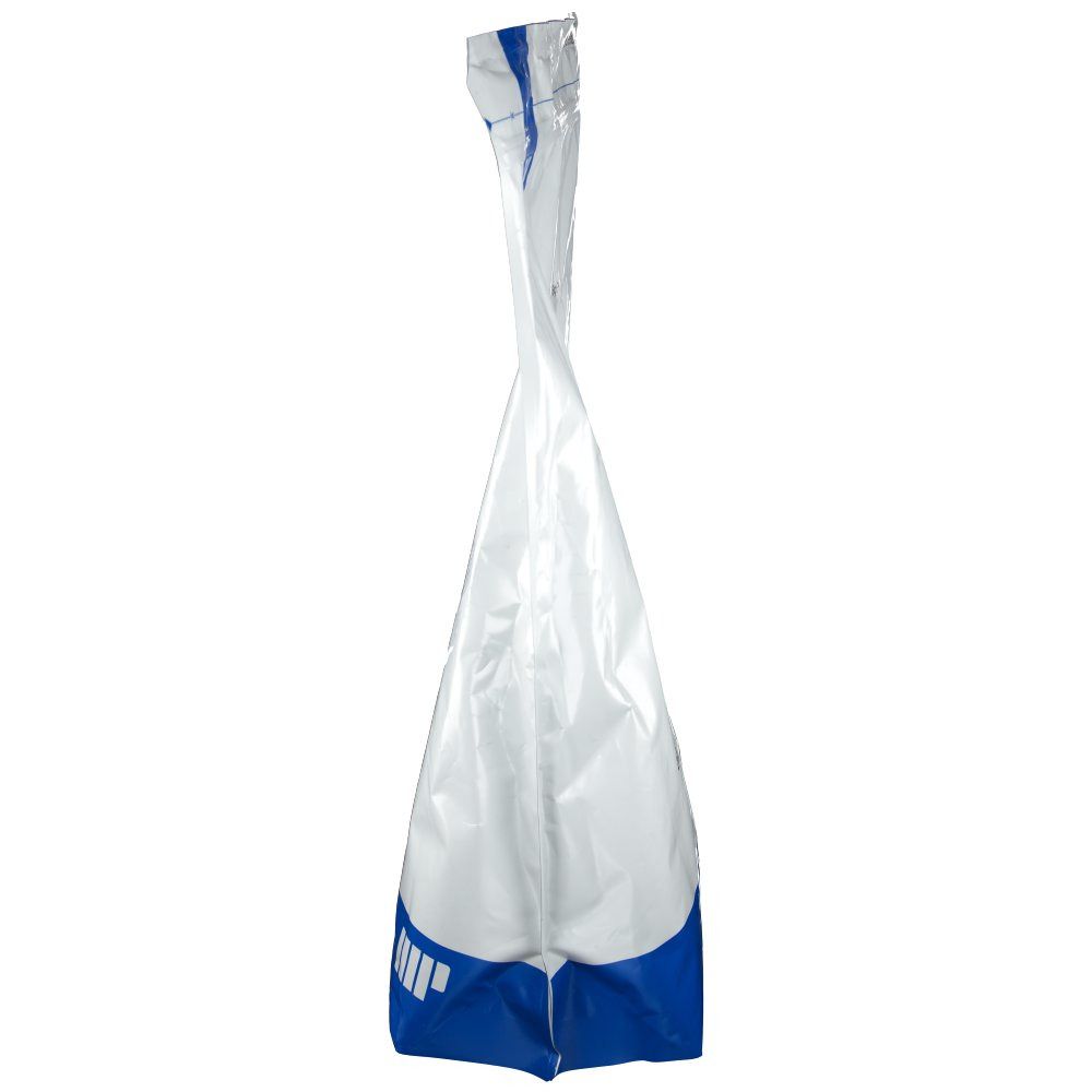Seitenansicht eines weißen Beutels mit blauem Boden. Oben verschlossen und verdreht.