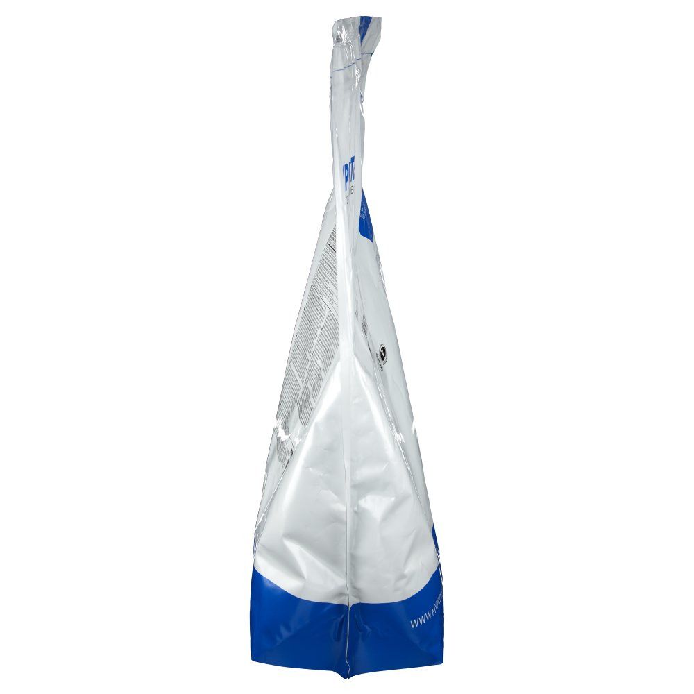 Seitenansicht des Beutels. Weiß mit blauem Boden. Oben verschlossen und verdreht.