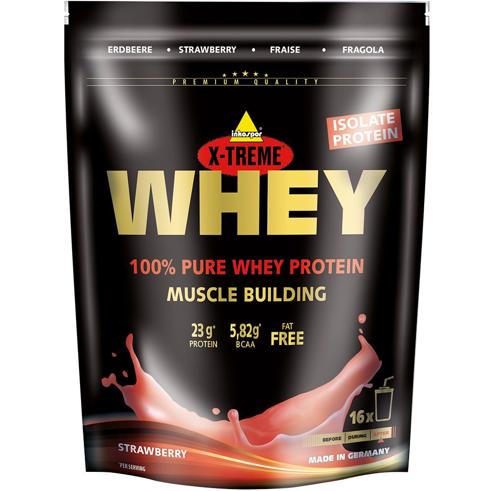 Schwarze Verpackung mit Aufschrift WHEY, Erdbeergeschmack. Enthält 100% reines Molkenprotein. Mit 23g Protein und 5,82g BCAA.