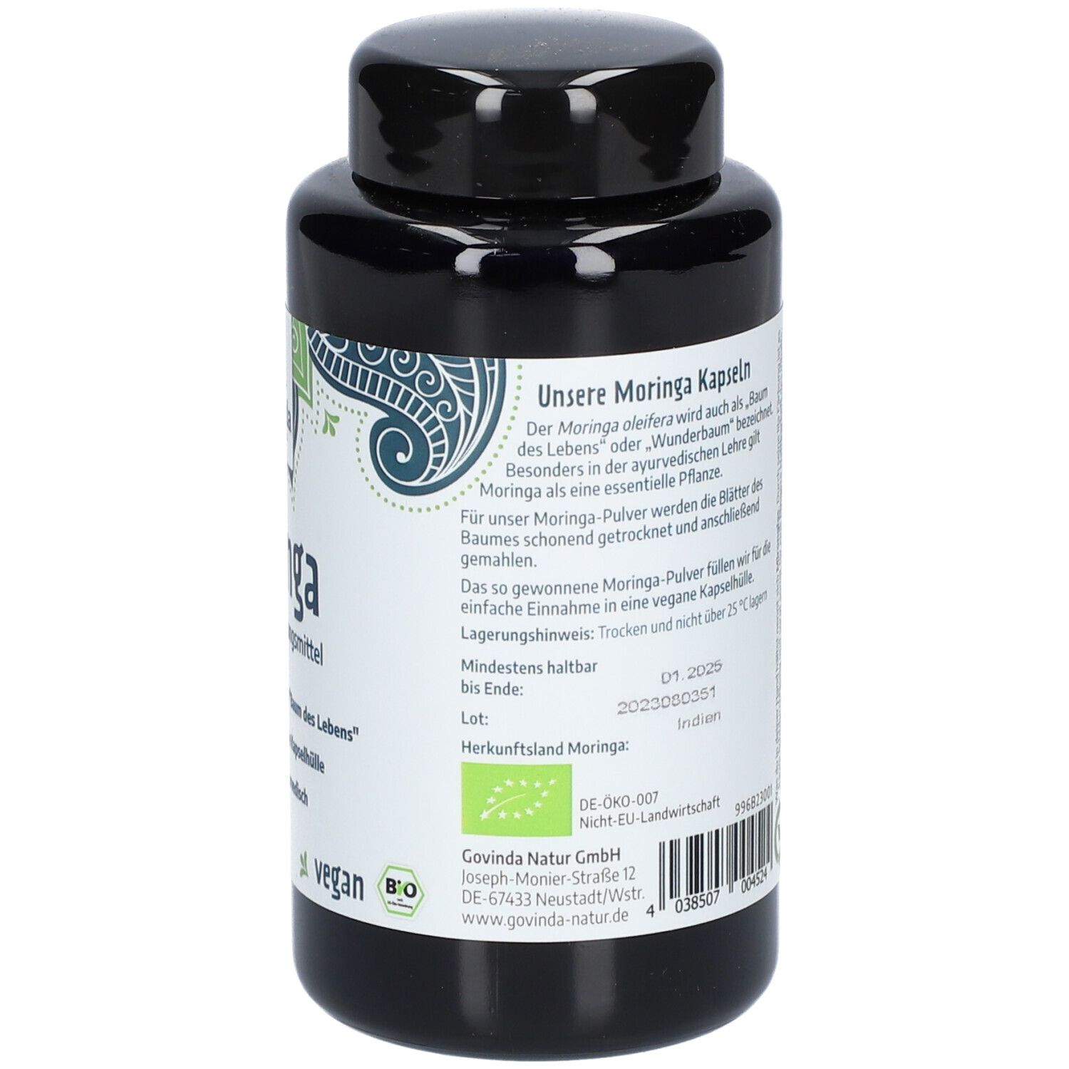 Rückseite der schwarzen Flasche mit Govinda Moringa Kapseln. Angaben zu Inhaltsstoffen, Dosierung und Gewicht.