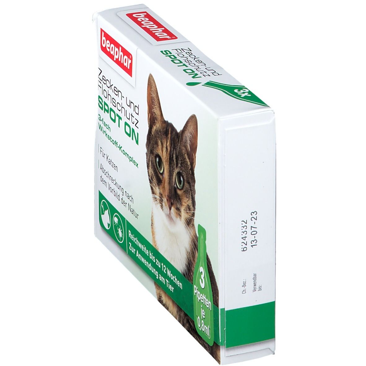 Schrägansicht der Produktverpackung. Zecken- und Flohschutz SPOT ON. Abbildung einer Katze und 3 Pipetten.