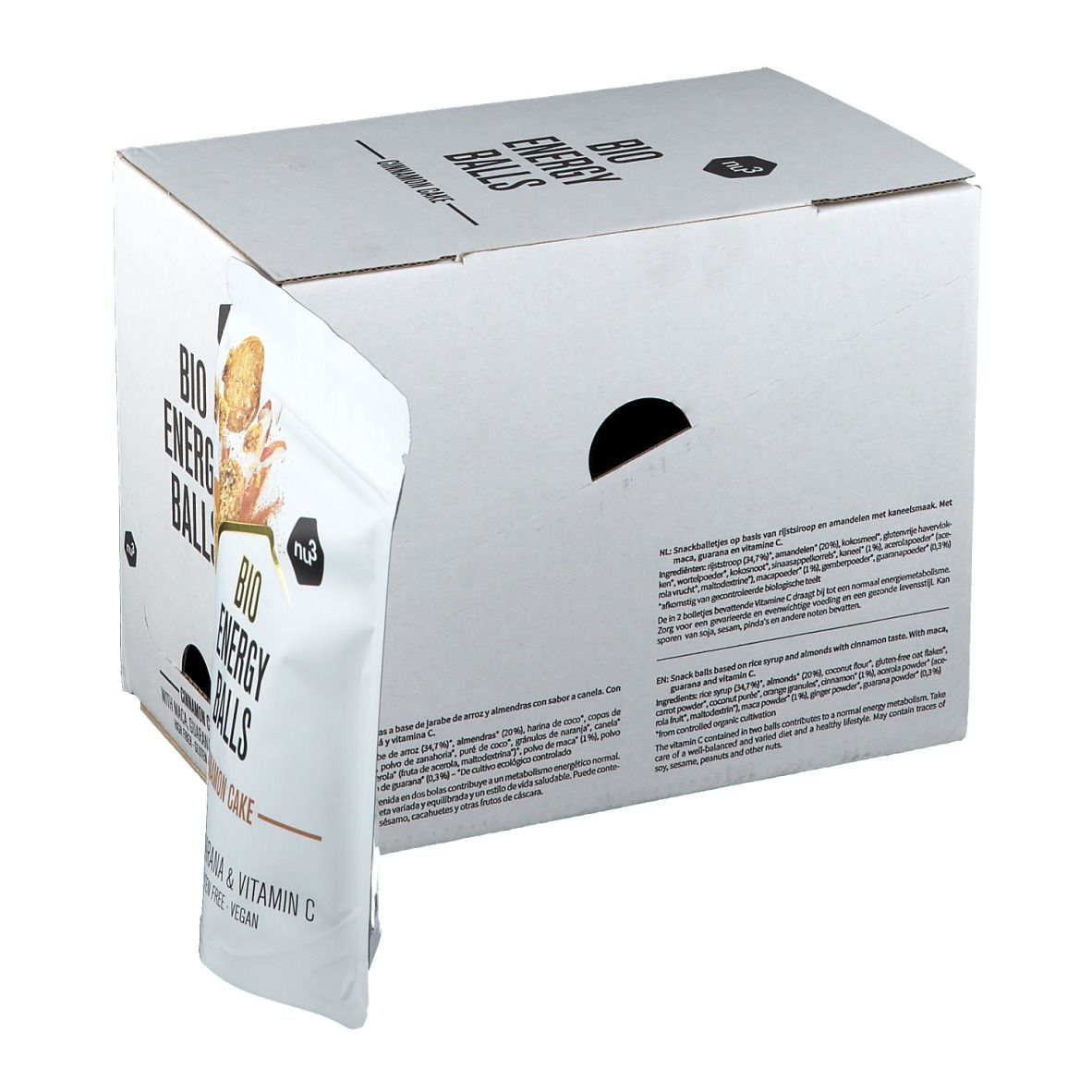 Weiße Kartonverpackung mit Aufdruck "BIO ENERGY BALLS". Eine Tüte mit Produktbezeichnung "Cinnamon Cake" ragt heraus. Aufdrucke in Englisch und Deutsch.