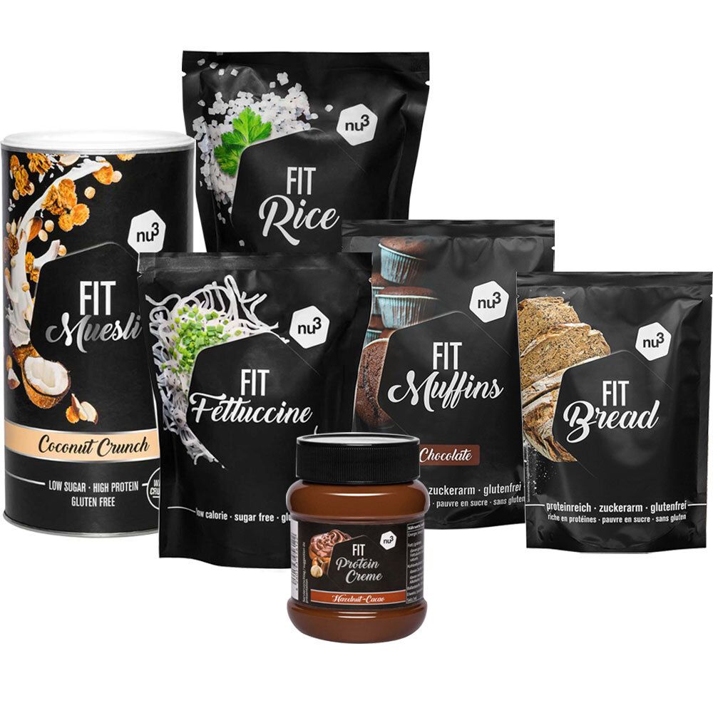 Verschiedene nu3 Fit Food Produkte: Müsli, Reis, Fettuccine, Muffins, Brot, Protein Creme. Schwarze Verpackungen.