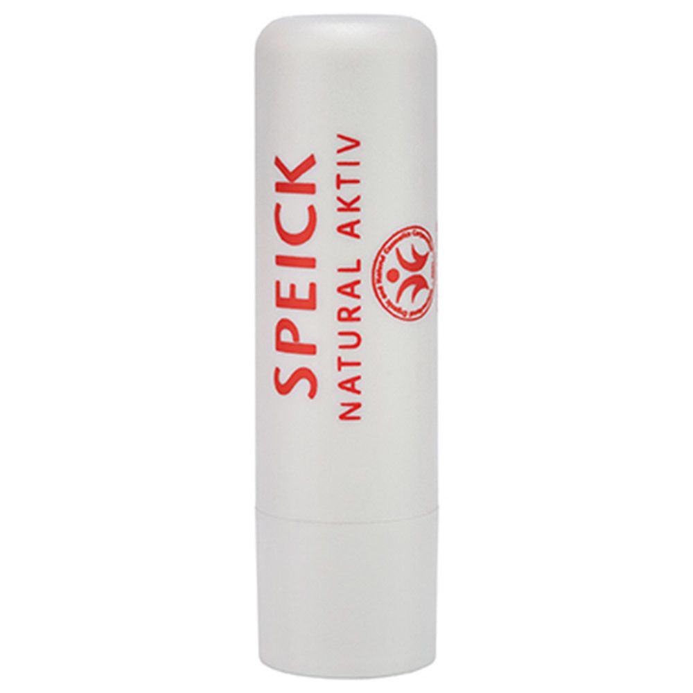 Weißer Lippenpflegestift mit rotem Logo und Schriftzug. Produktname: SPEICK NATURAL AKTIV. Runde Form.
