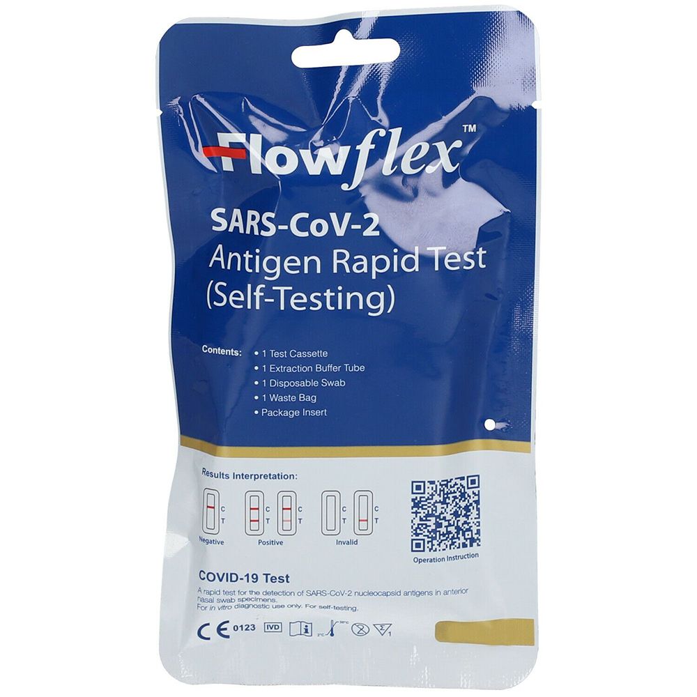 Verpackung des Flowflex SARS-CoV-2 Antigen Schnelltests. Enthält Testkassette, Extraktionsröhrchen, Tupfer, Beutel und Packungsbeilage.