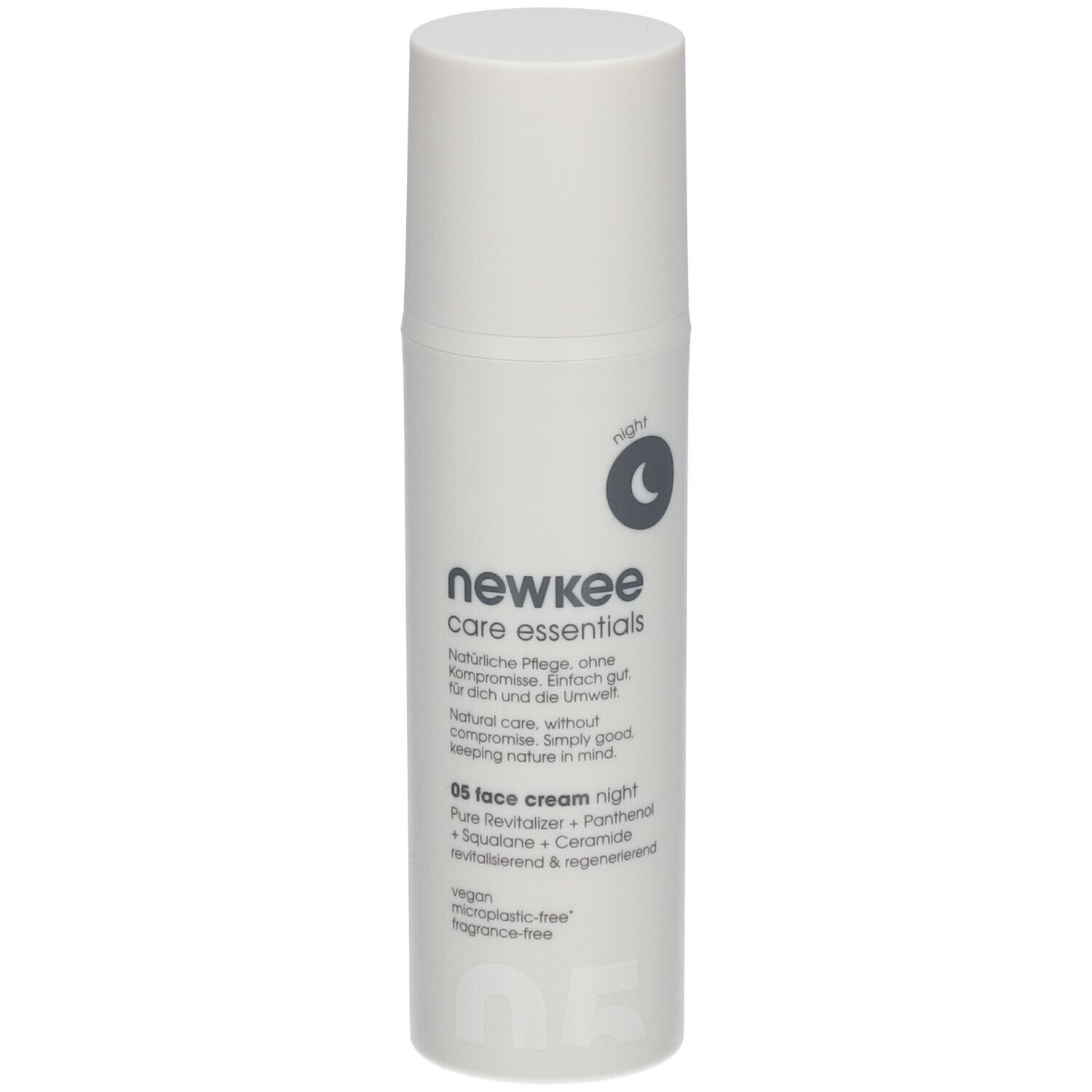 Weiße Flasche mit Deckel. Aufschrift: newkee care essentials, 05 face cream night. Nacht-Symbol.