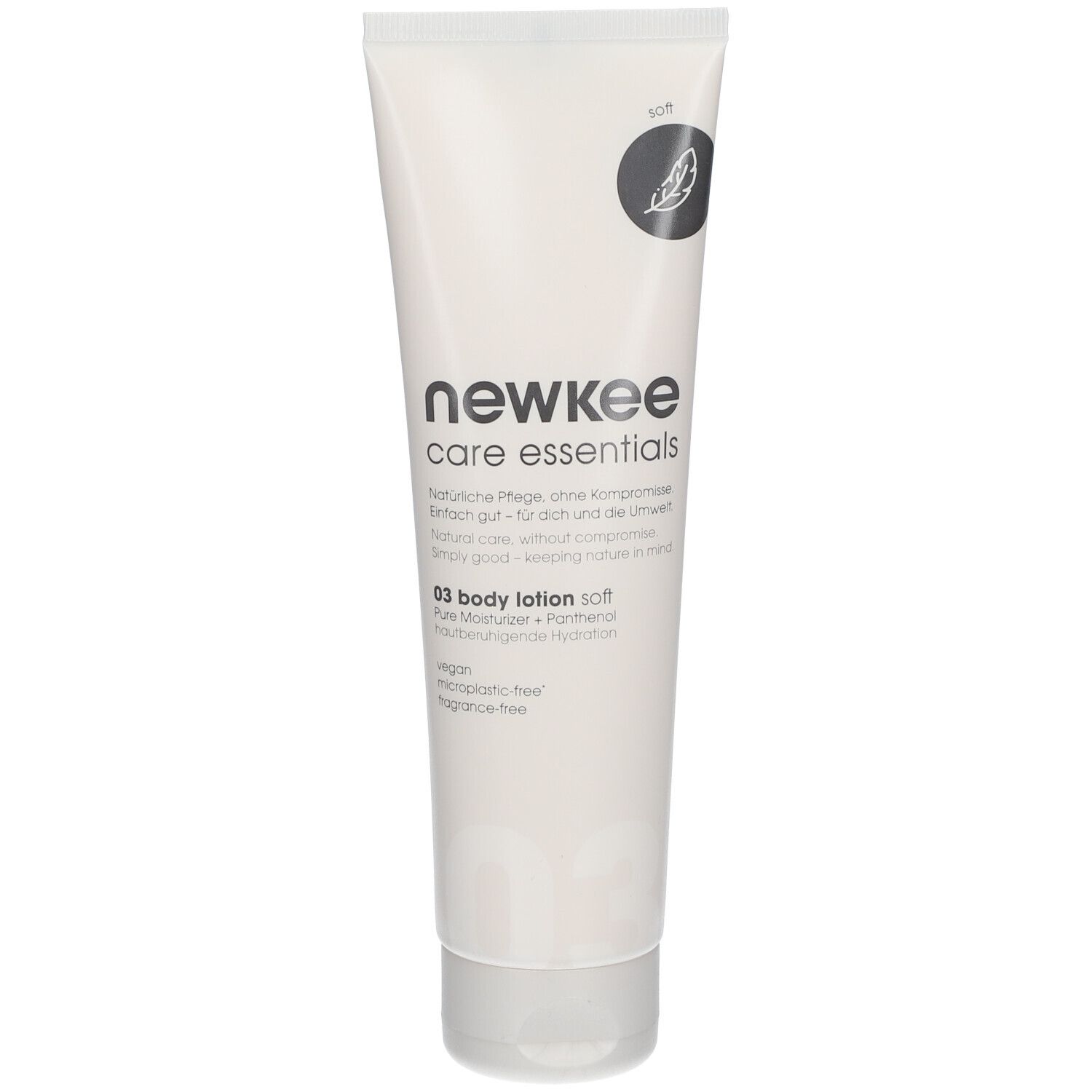 Weiße Tube mit "newkee care essentials"-Logo und Text. "03 body lotion soft" und weitere Informationen. Vegan, plastikfrei, parfümfrei.