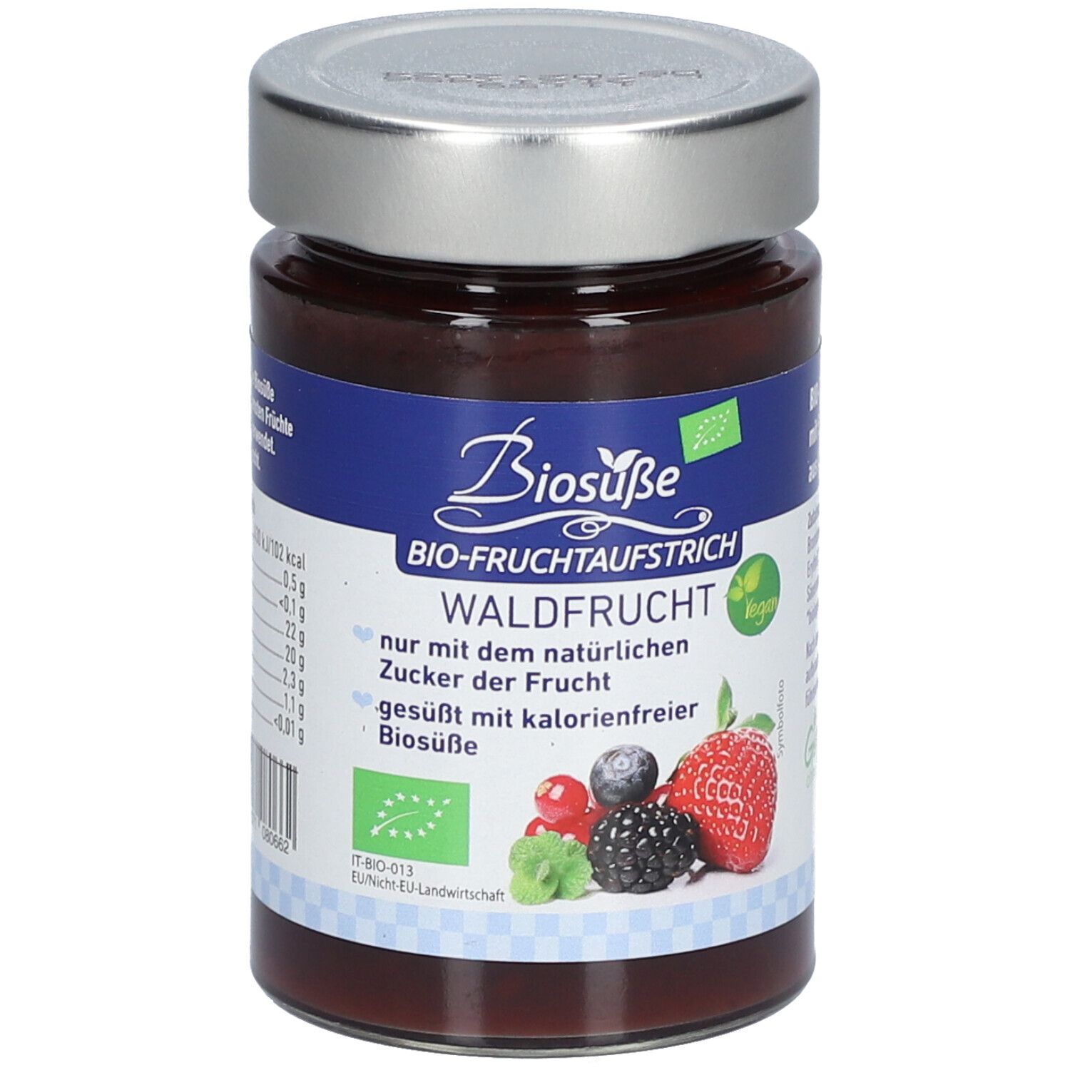 Glas mit BIOSÜSSE Bio-Fruchtaufstrich Waldfrucht. Deckel silberfarben, Etikett mit Früchten und Logo. Bio-Siegel.